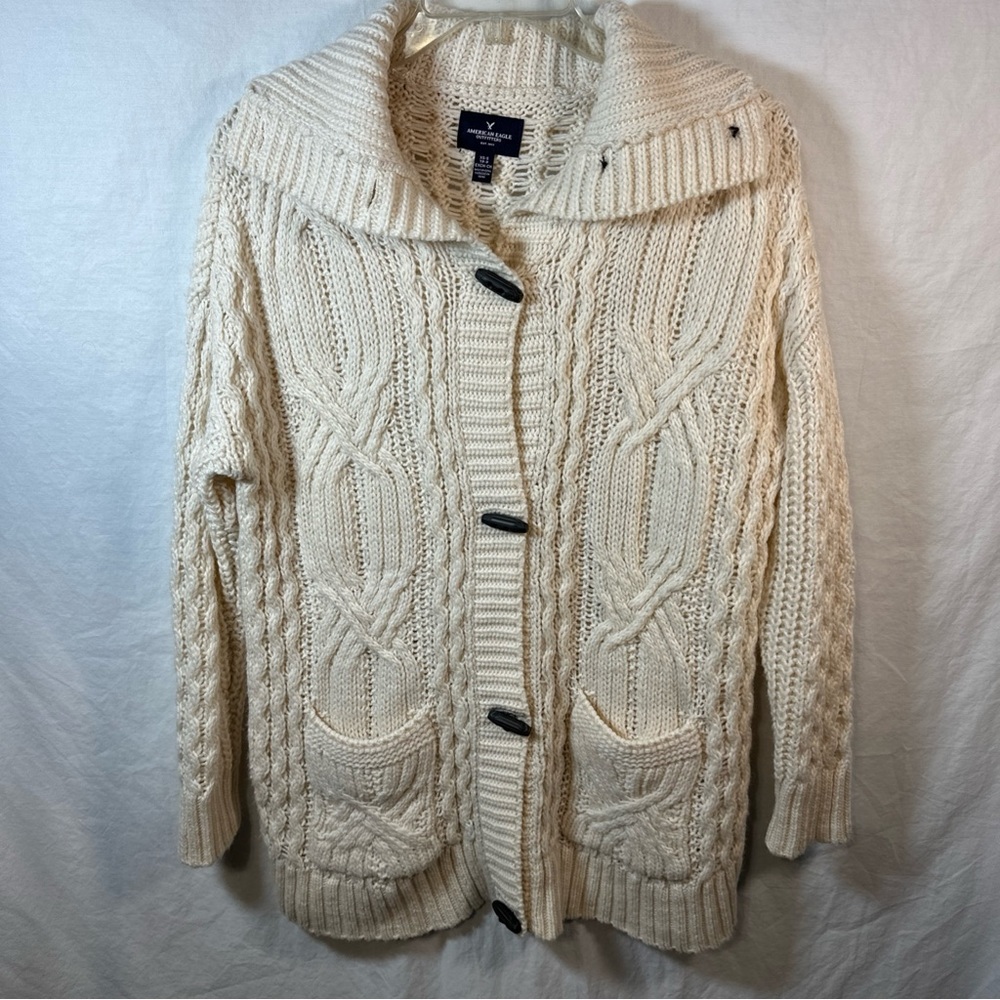 American Eagle Sweater Womens Medium Cream Cable Knit Cardigan Pockets Chunky